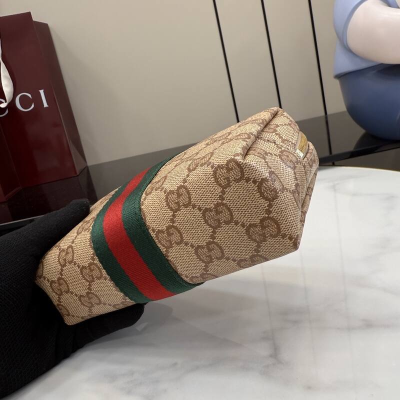 Gucci Beige GG Supreme with Web stripe travel — Premium Replica