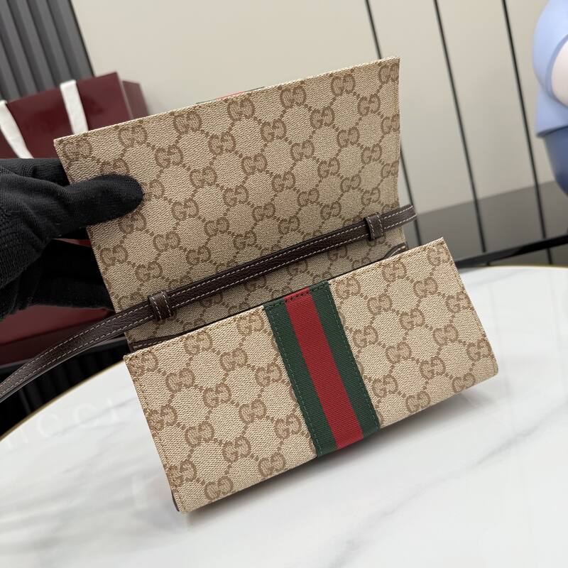 Gucci Beige GG Supreme canvas with green-red-green stripe crossbody — 1:1 Replica