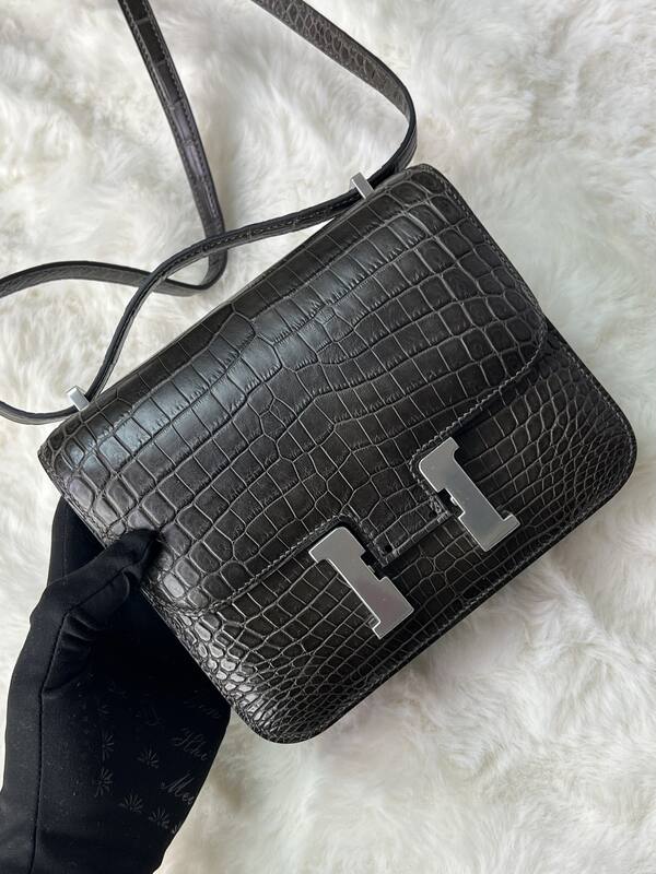 Hermes Constance 19 Pink lizard shoulder — AAA Quality Replica