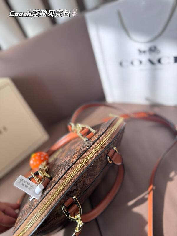 Coach Monogram 25x18x10cm shoulder bag — Top Quality Replica
