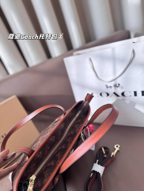 Coach Brown shoulder bag — Premium Replica