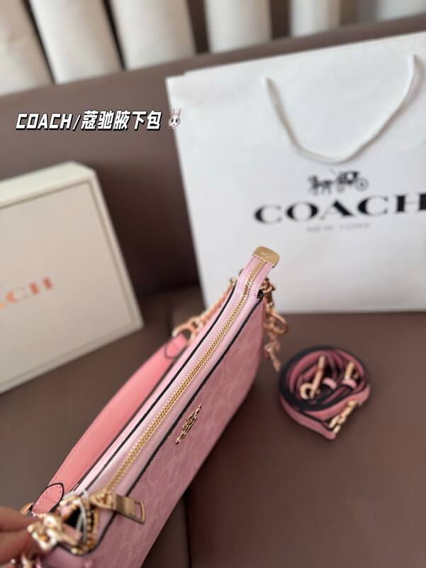 Coach Pink shoulder bag — AAA Quality Replica