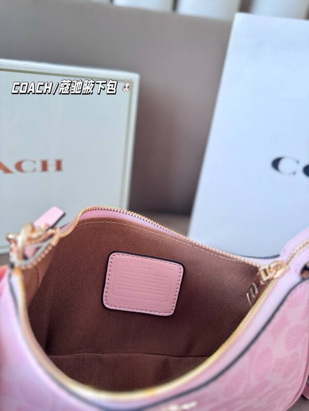 Coach Pink shoulder bag — AAA Quality Replica