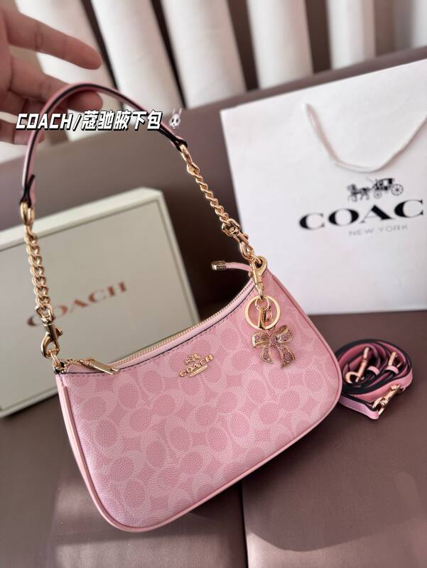Coach Pink shoulder bag — AAA Quality Replica