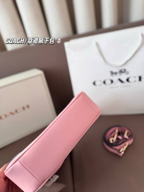 Coach Pink shoulder bag — AAA Quality Replica