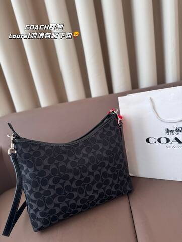 Coach Black shoulder bag 1 1 Replica