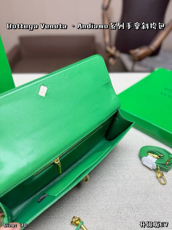 Bottega Veneta Green shoulder bag — Premium Replica