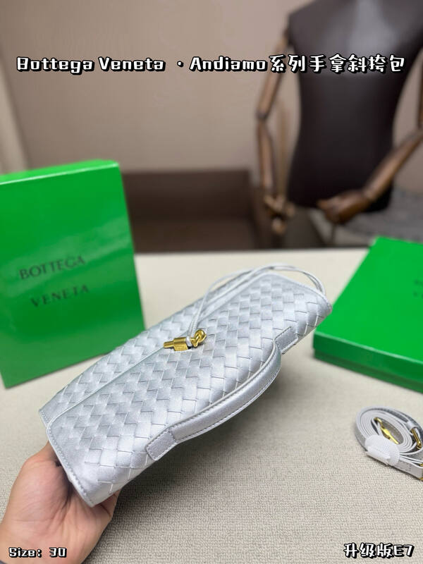 Bottega Veneta Silver shoulder bag — 1:1 Replica