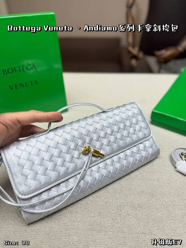 Bottega Veneta Silver shoulder bag — 1:1 Replica