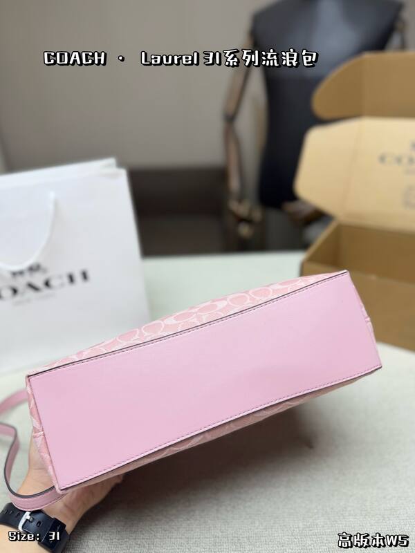 Coach Pink shoulder bag — AAA Quality Replica