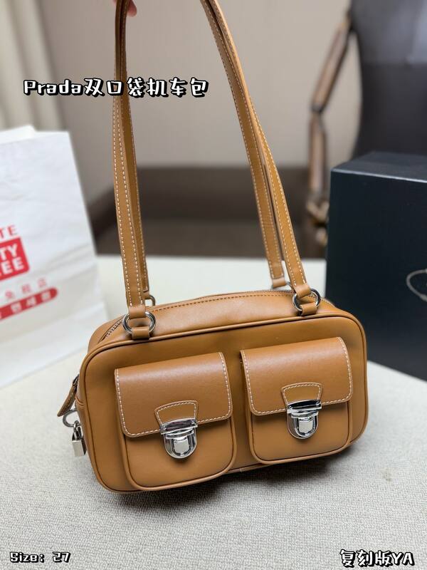 Prada Re-Edition 2005 Black shoulder — Premium Replica