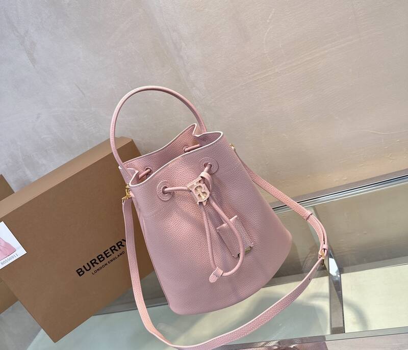 Burberry Pink 25x18x10cm shoulder bag — Premium Replica