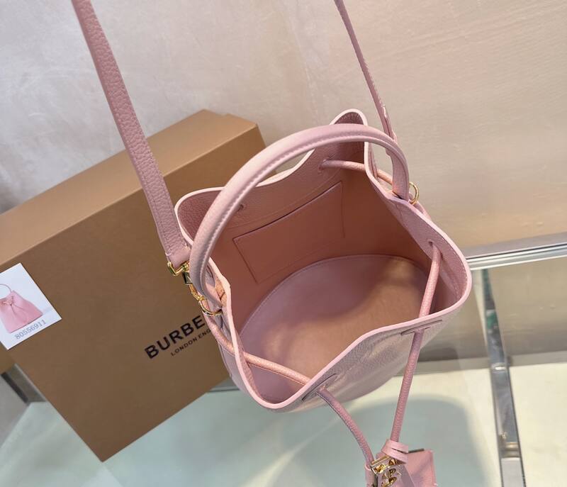 Burberry Pink 25x18x10cm shoulder bag — Premium Replica