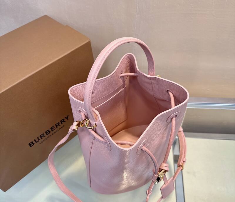 Burberry Pink 25x18x10cm shoulder bag — Premium Replica