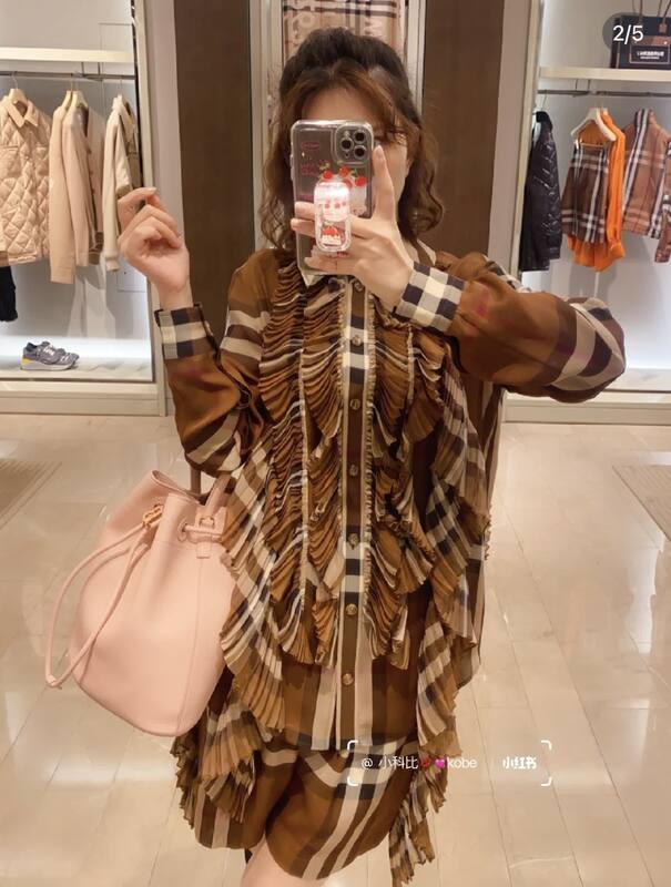 Burberry Pink 25x18x10cm shoulder bag — Premium Replica