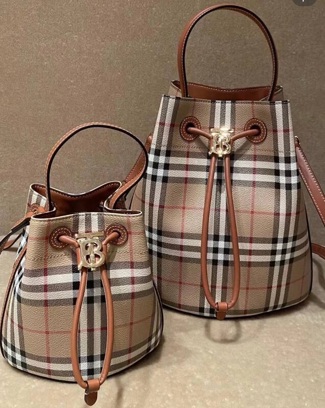 Burberry Black shoulder bag — AAA Quality Replica