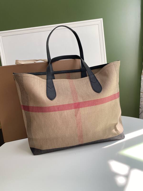 Burberry Black 40x30x16cm shoulder bag — Top Quality Replica