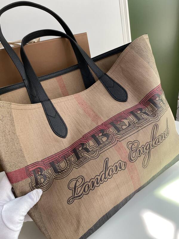 Burberry Black 40x30x16cm shoulder bag — Top Quality Replica