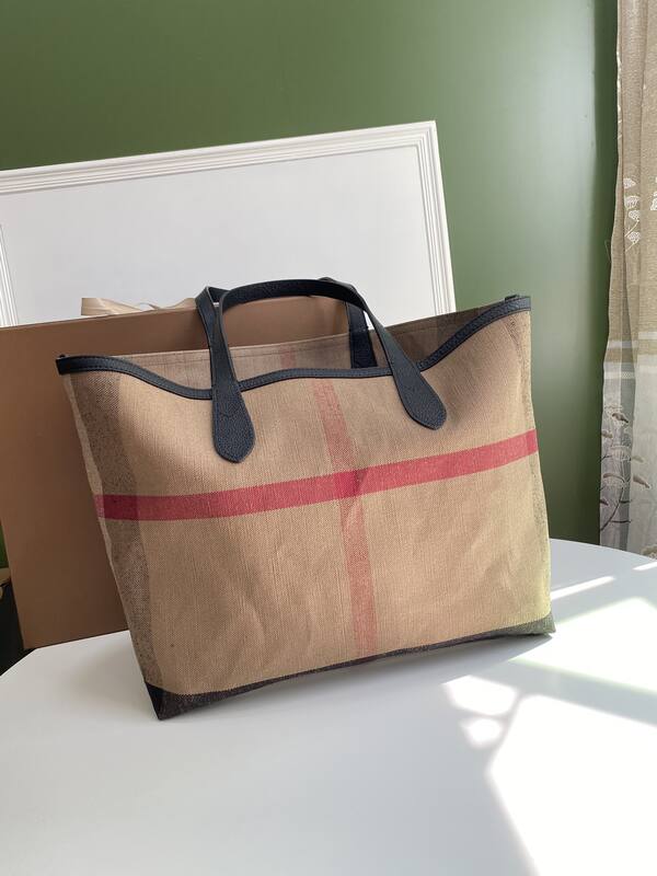 Burberry Black 40x30x16cm shoulder bag — Top Quality Replica