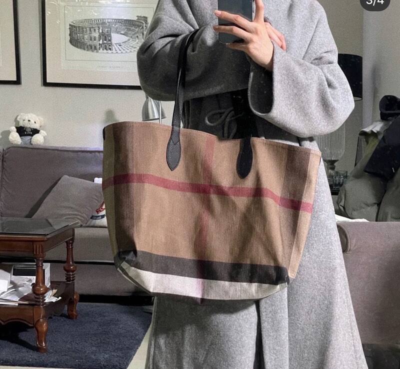 Burberry Black 40x30x16cm shoulder bag — Top Quality Replica