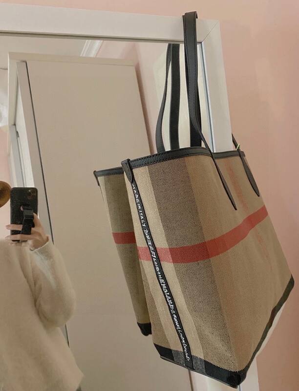 Burberry Black 40x30x16cm shoulder bag — Top Quality Replica