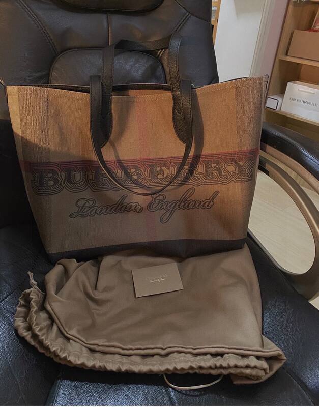 Burberry Black 40x30x16cm shoulder bag — Top Quality Replica