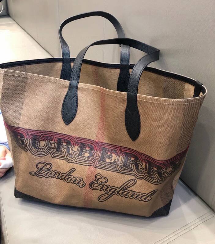 Burberry Black 40x30x16cm shoulder bag — Top Quality Replica