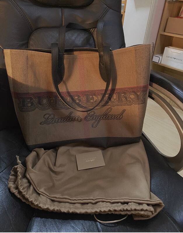 Burberry Black 40x30x16cm shoulder bag — Top Quality Replica