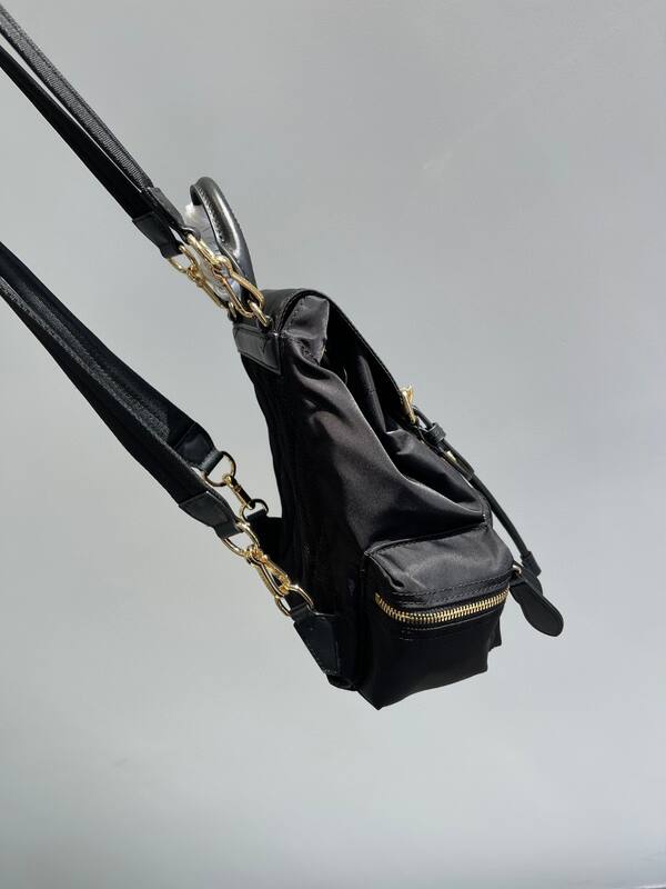 Burberry Black nylon with gold hardware 26x16x11cm backpack — 1:1 Replica