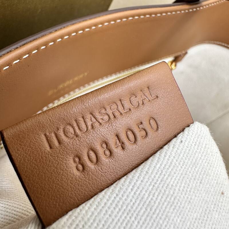 Burberry shoulder bag — Premium Replica