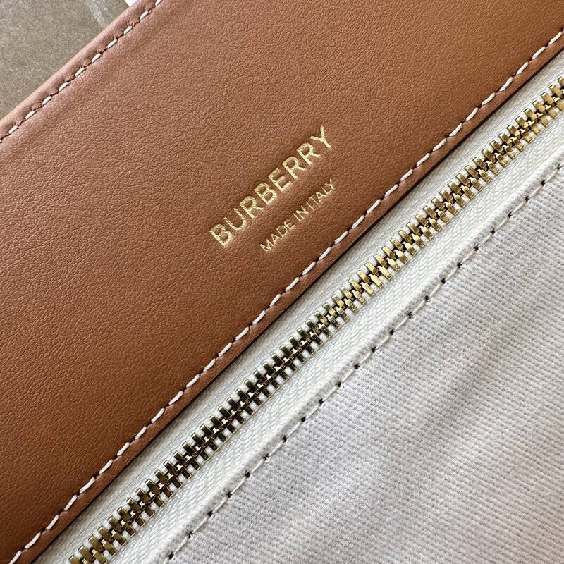 Burberry shoulder bag — Premium Replica