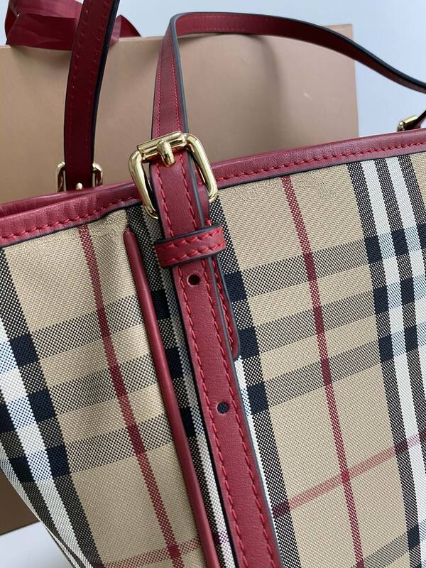 Burberry Red shoulder bag — AAA Quality Replica