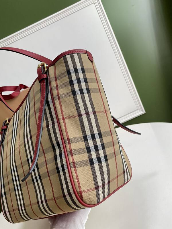 Burberry Red shoulder bag — AAA Quality Replica