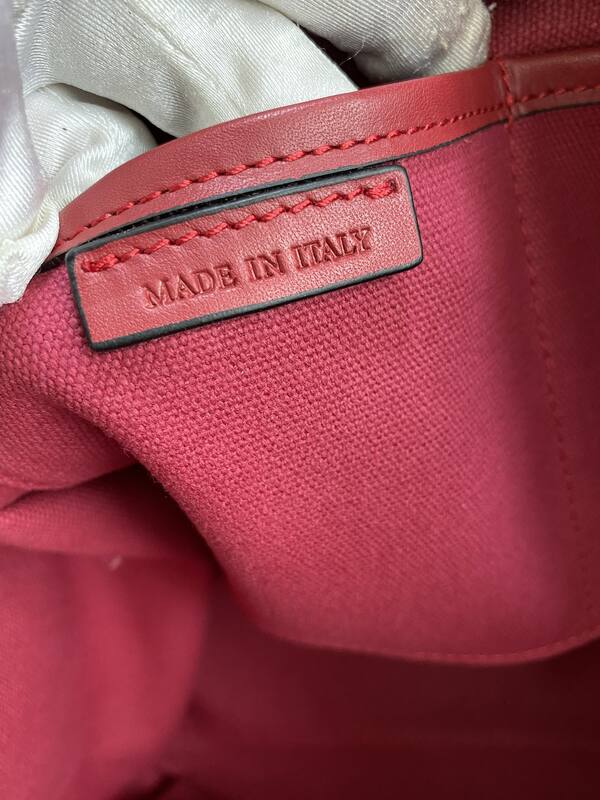 Burberry Red shoulder bag — AAA Quality Replica