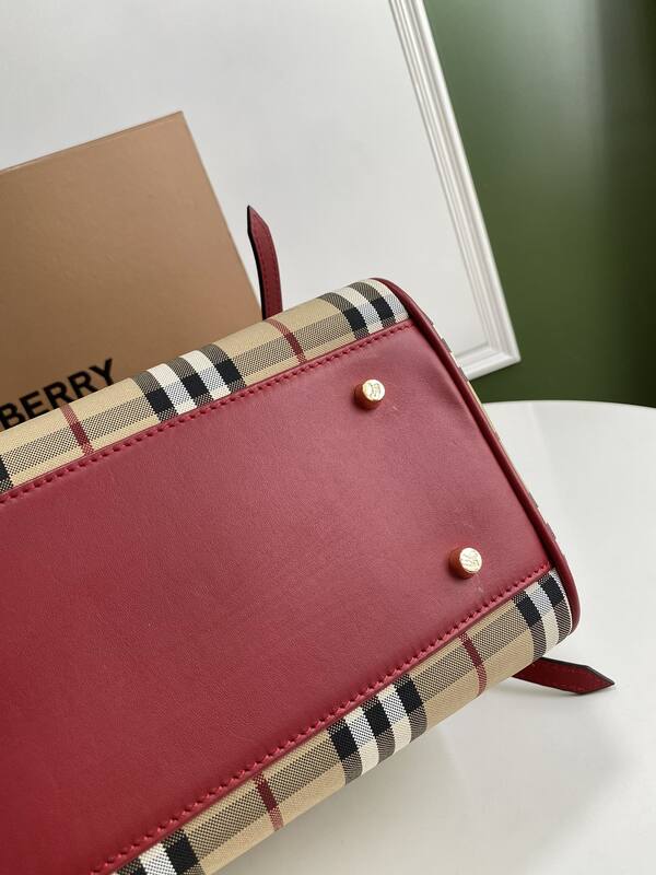 Burberry Red shoulder bag — AAA Quality Replica