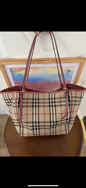 Burberry Pink shoulder bag — Top Quality Replica