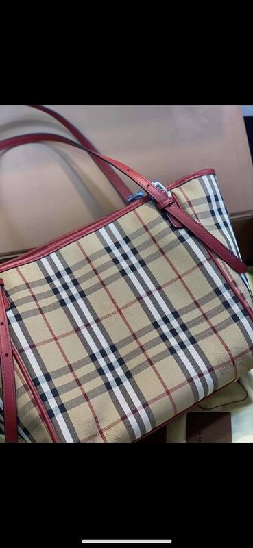 Burberry Red shoulder bag — 1:1 Replica