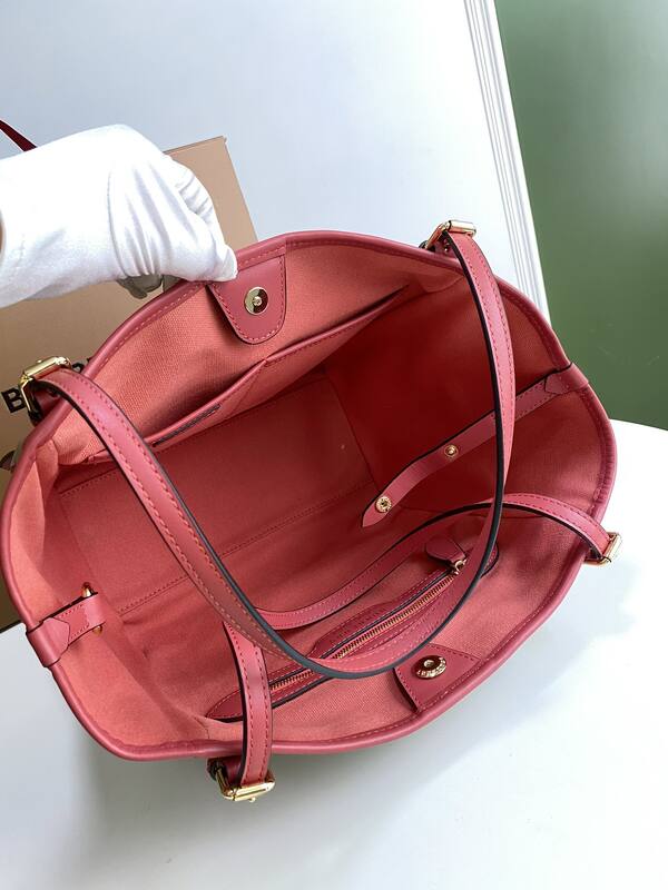 Burberry Red 25x18x10cm shoulder bag — 1:1 Replica