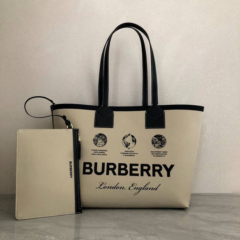 Burberry Black 40x30x16cm shoulder bag — Premium Replica