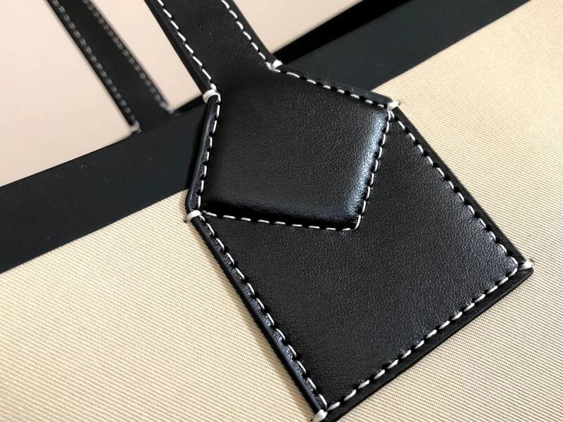Burberry Black 40x30x16cm shoulder bag — Premium Replica