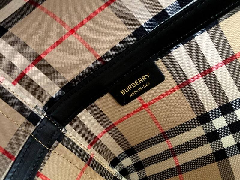 Burberry Black 40x30x16cm shoulder bag — Premium Replica