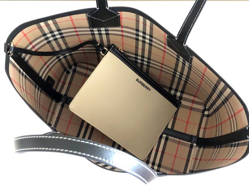 Burberry Black 40x30x16cm shoulder bag — Premium Replica