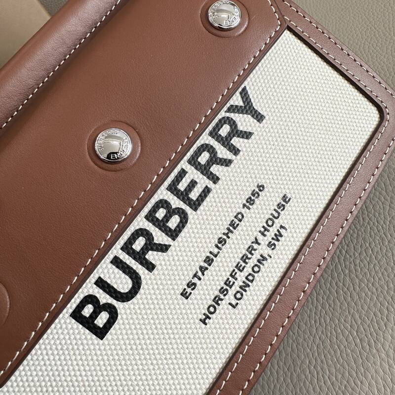 Burberry Brown 25x18x10cm shoulder bag — AAA Quality Replica