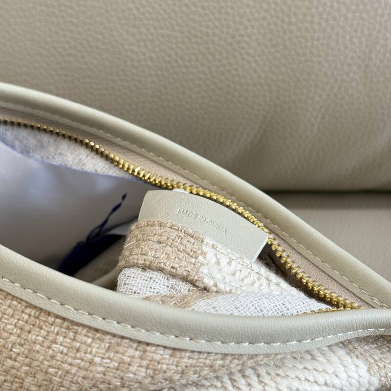 Burberry Beige and white woven fabric with light off-white leather trim 26x11x13cm shoulder — Top Quality Replica