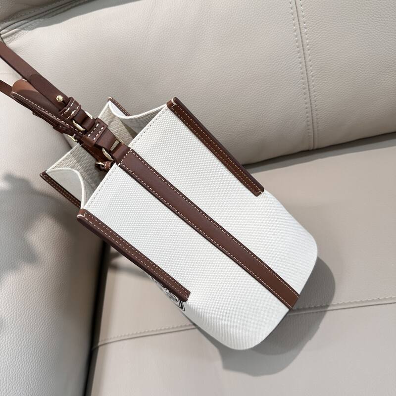 Burberry Brown shoulder bag — Premium Replica