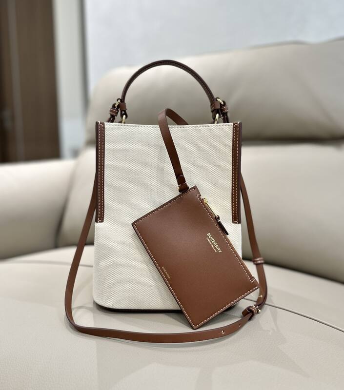 Burberry Brown shoulder bag — Premium Replica