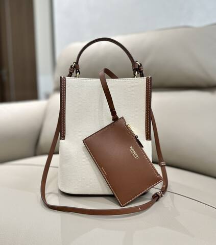 Burberry Brown 18x12cm shoulder bag Premium Replica