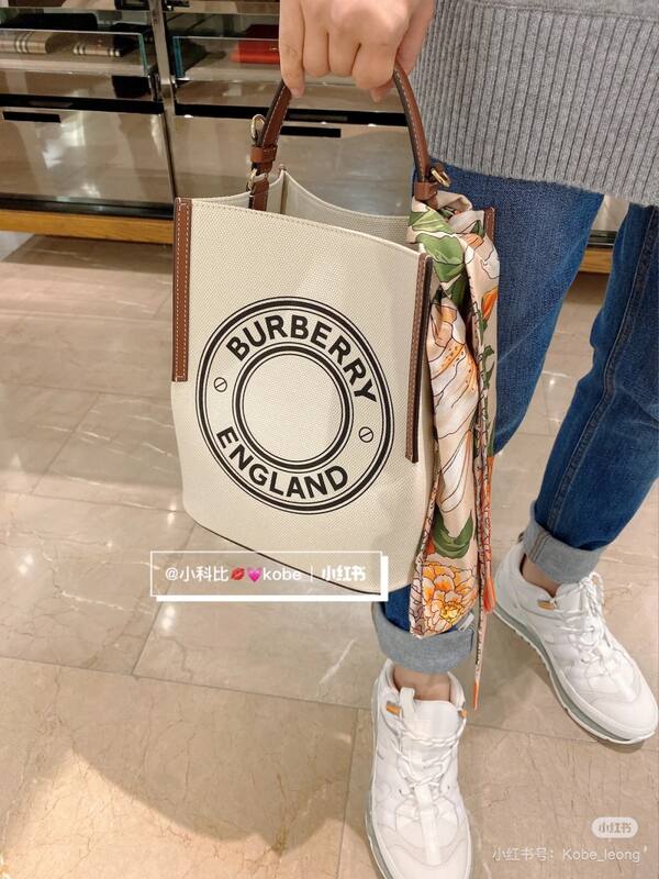 Burberry Brown 25x18x10cm shoulder bag — 1:1 Replica