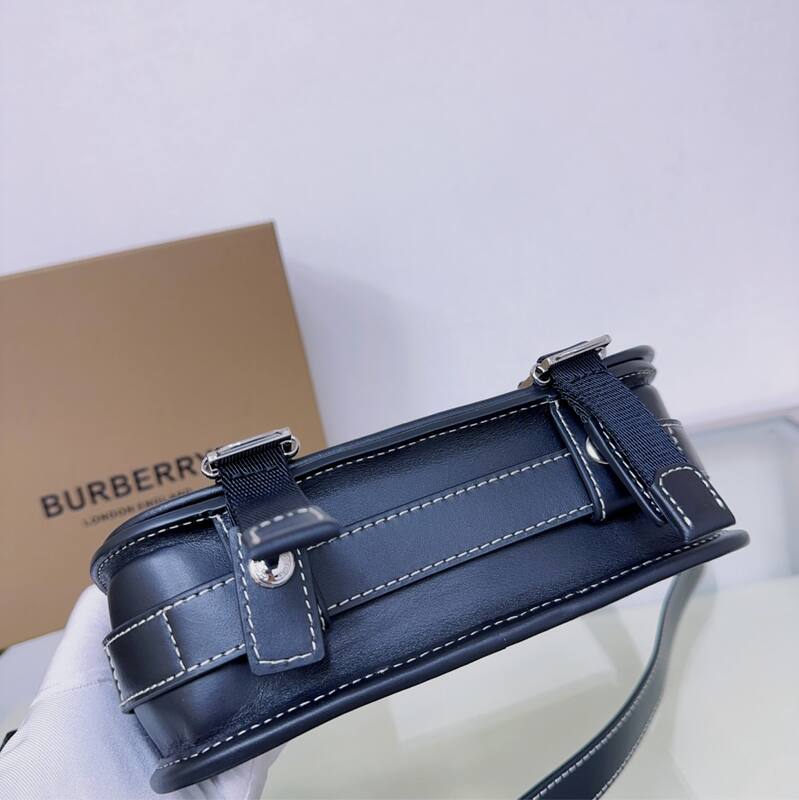 Burberry Black shoulder bag — 1:1 Replica