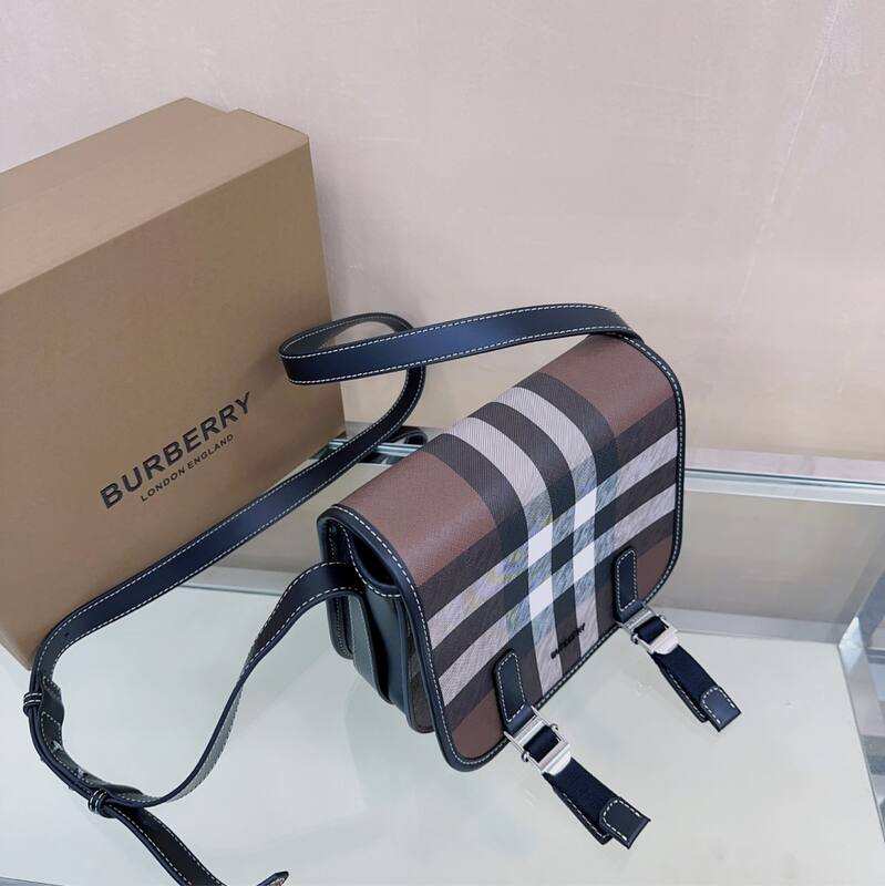 Burberry Black shoulder bag — 1:1 Replica